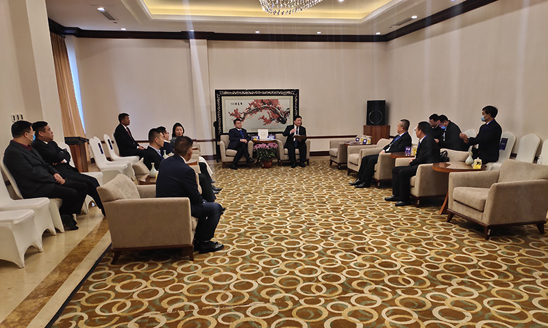 公司董事长李锋出席中国开封菊花文化节并调研河南项目