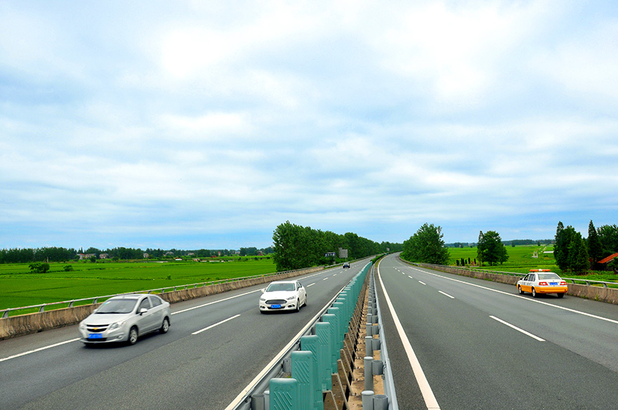 湖北随岳南高速公路/70%