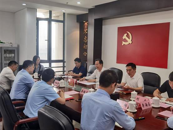 公司党委书记、总经理何柏青带队拜访河南省交通厅、河南省交投集团