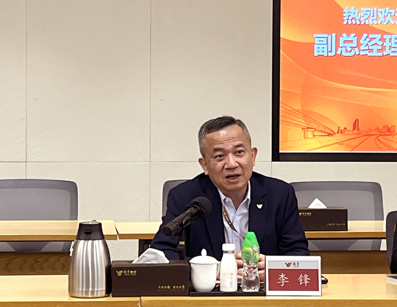 中铁七局集团副总经理肖春文一行到公司交流座谈