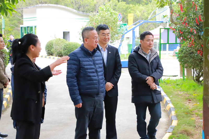 李锋董事长赴北二环、清连调研春运保畅工作并看望慰问干部职工