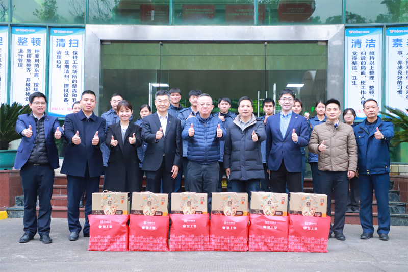 李锋董事长赴北二环、清连调研春运保畅工作并看望慰问干部职工