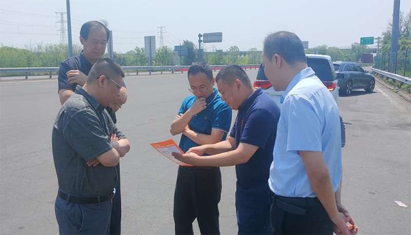集团领导何柏青调研秦滨公司