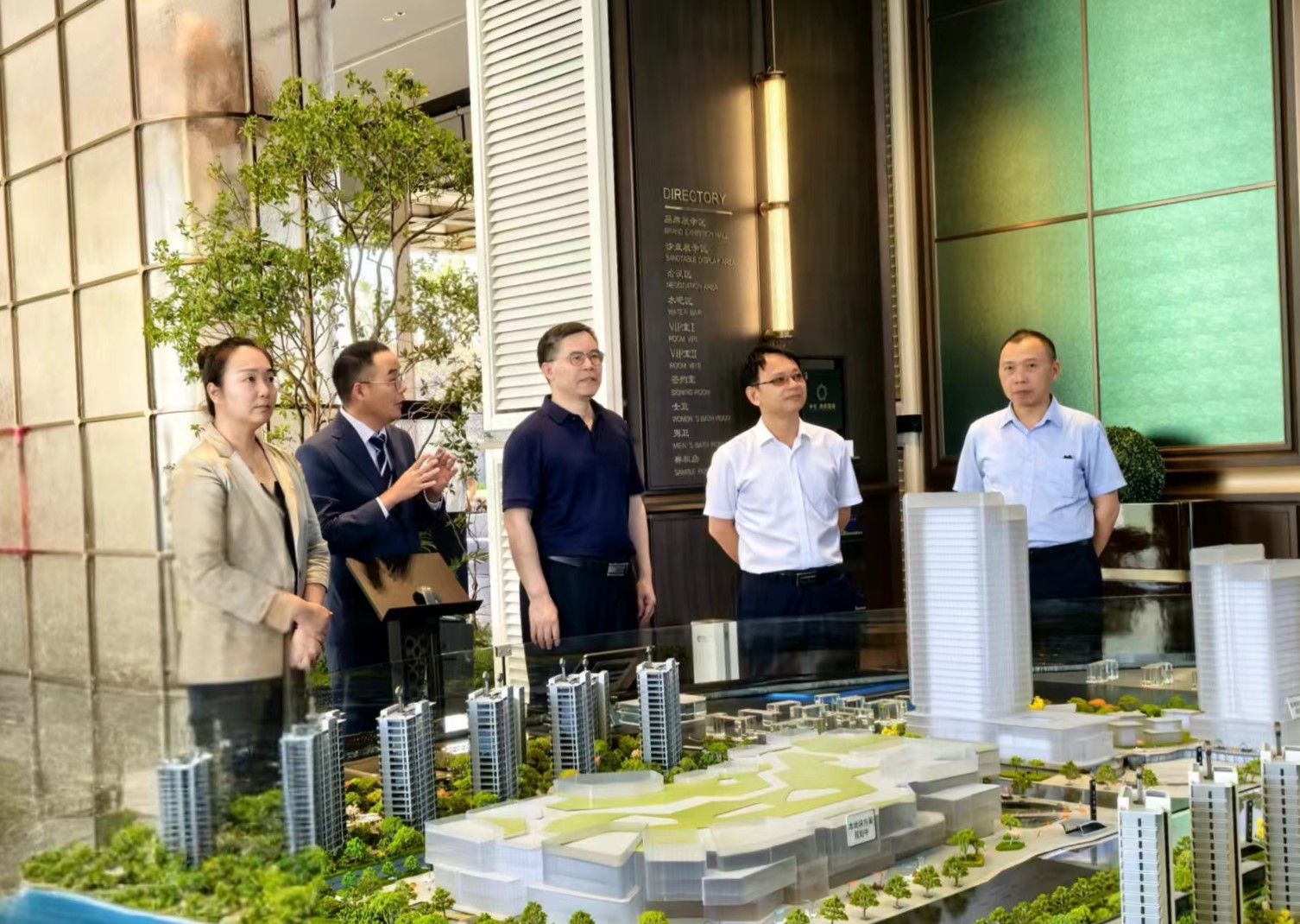 公司党委书记、总经理何柏青应邀出席 首届公路交通绿色转型合作发展大会暨路衍经济经验交流会
