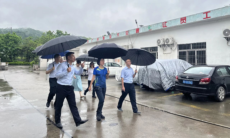 人人讲安全 个个会应急——查找身边安全隐患 | 越秀交通举行2025年“安全生产月”活动启动仪式