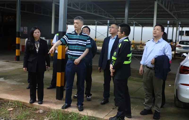 交通运输部综合规划司领导考察长株高速长沙东服务区零碳试点项目建设情况